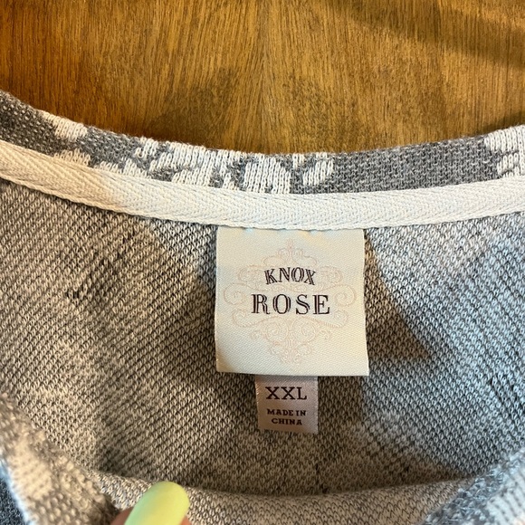 KNOX ROSE gray & white floral print long sleeve sweater top - Picture 6 of 6
